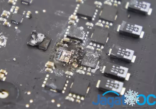 10 Mitos Salah Seputar Overclocking (2015) 2 Salah satu mobo naas yang MOSFETnya terbakar karena kecerobohan kami