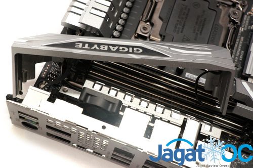 Hands-on Overclocking: Gigabyte X299 Designare EX + Core i9-7980XE 8 X299 DESIGNARE 10s